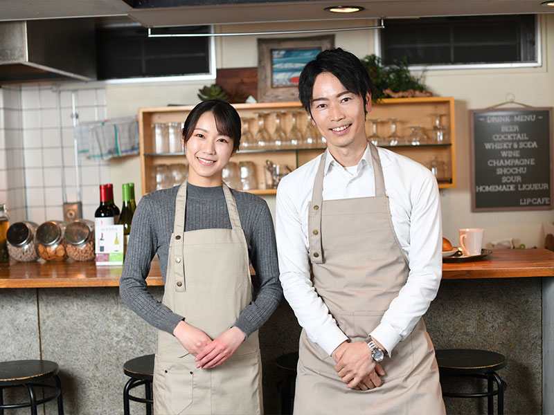 スケルトン状態の貸し店舗の新装工事