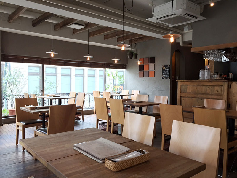 店の内装や雰囲気をガラリと変えてリニューアルオープン